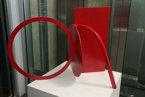 Homage to Calder Main Image